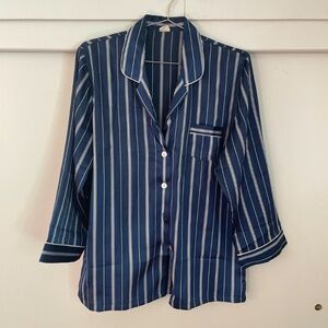 Super cute pajama set. Selling as a set.